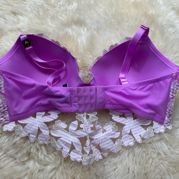 Victoria’s Secret flower bra 36C - Picture 6 of 8